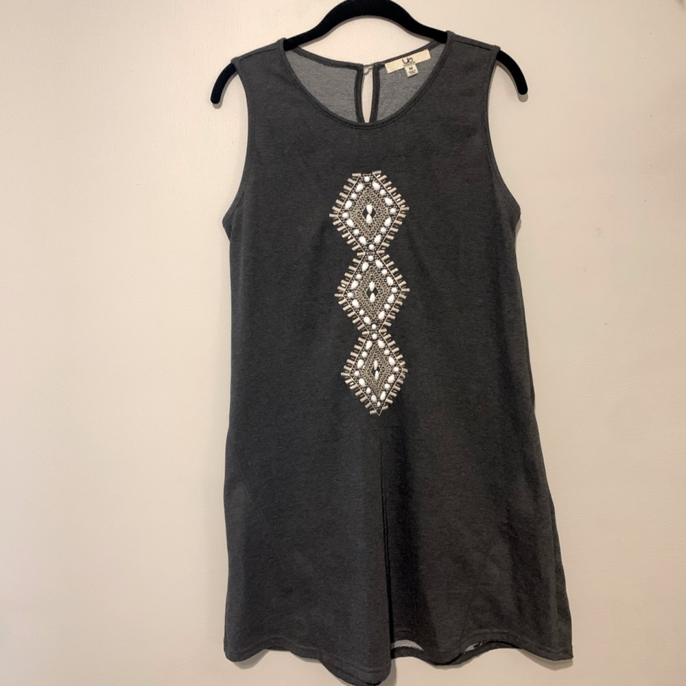 Cute fall/winter sleeveless dress!